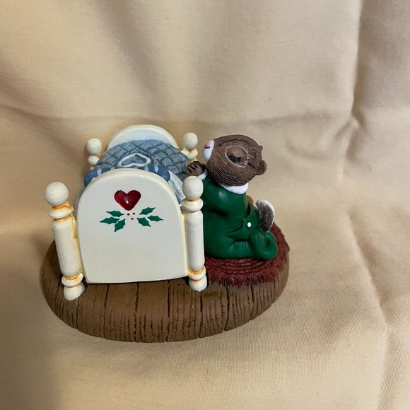 Chipmunk Praying Tender Touches Hallmark Figurine - Picture 4 of 8